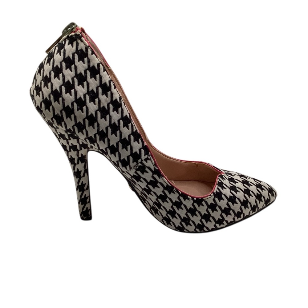 Betsey Johnson Taylr Black Houndstooth heels. Size 7.5 - Picture 4 of 13